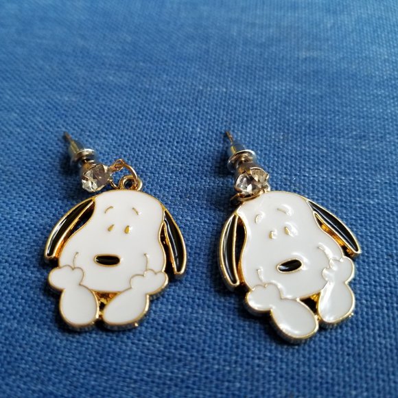 🐕Snoopy Dog Earrings:  Push-back post Drop Earrings - NWOT🐕 - Picture 2 of 6